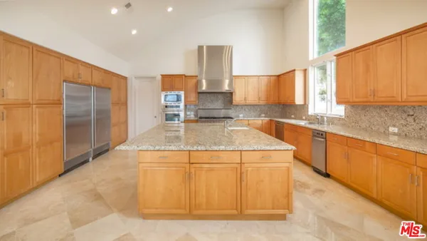 $19,000 | 14445 Mulholland Drive, Los Angeles, CA 90077