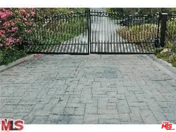 $19,000 | 14445 Mulholland Drive, Los Angeles, CA 90077