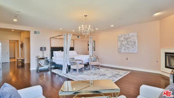 $19,000 | 14445 Mulholland Drive, Los Angeles, CA 90077