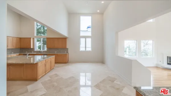 $19,000 | 14445 Mulholland Drive, Los Angeles, CA 90077