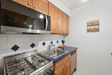 $589,900 | 278 Monmouth Street, Unit 2L, Jersey City, NJ 07302