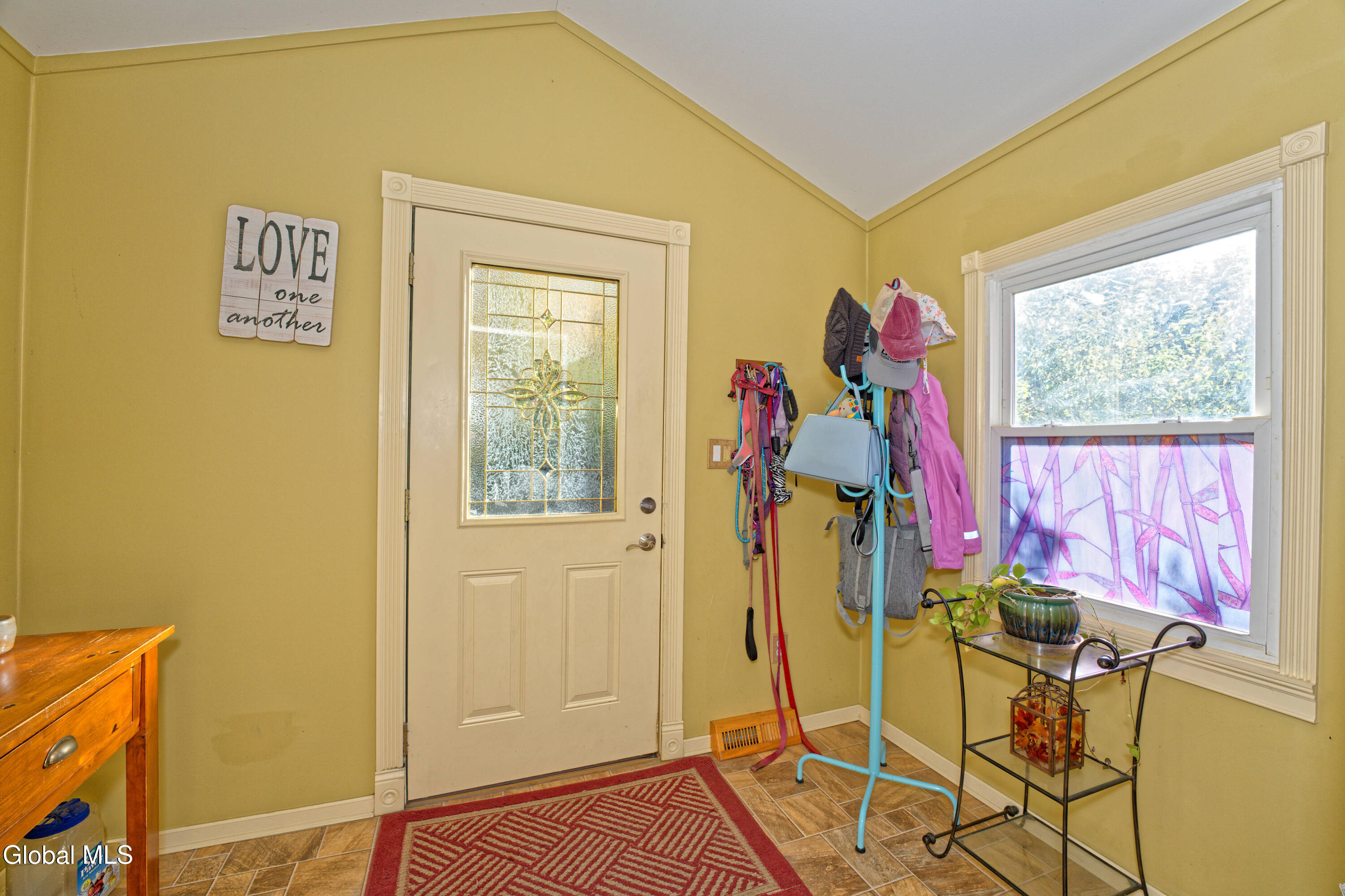 3 Seneca Street Brunswick, NY 12180 - Photo 3 of 34 1 Entryway 1