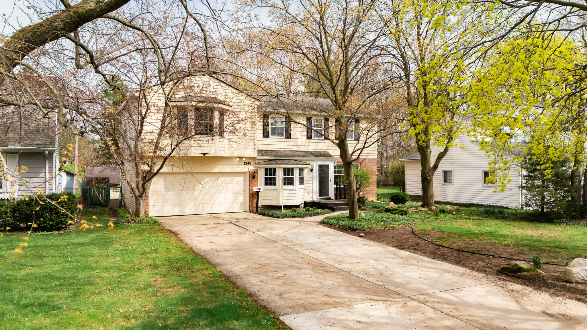 1246 Chester Road Lansing, MI 48912 - Photo 3 of 46 1246Chester03