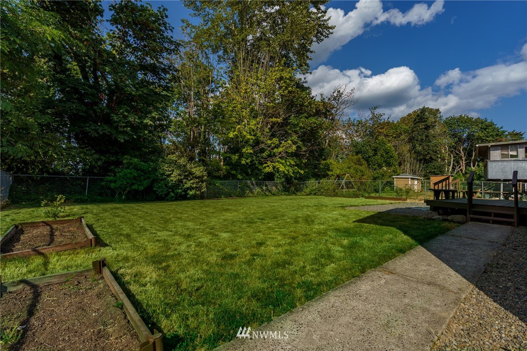 1620 Index Avenue Southeast Renton, WA 98058 - Photo 38 of 39 a view of a garden with sitting area