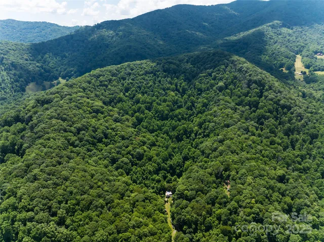 $300,000 | 141 Locust Knoll Drive, Burnsville, NC 28714