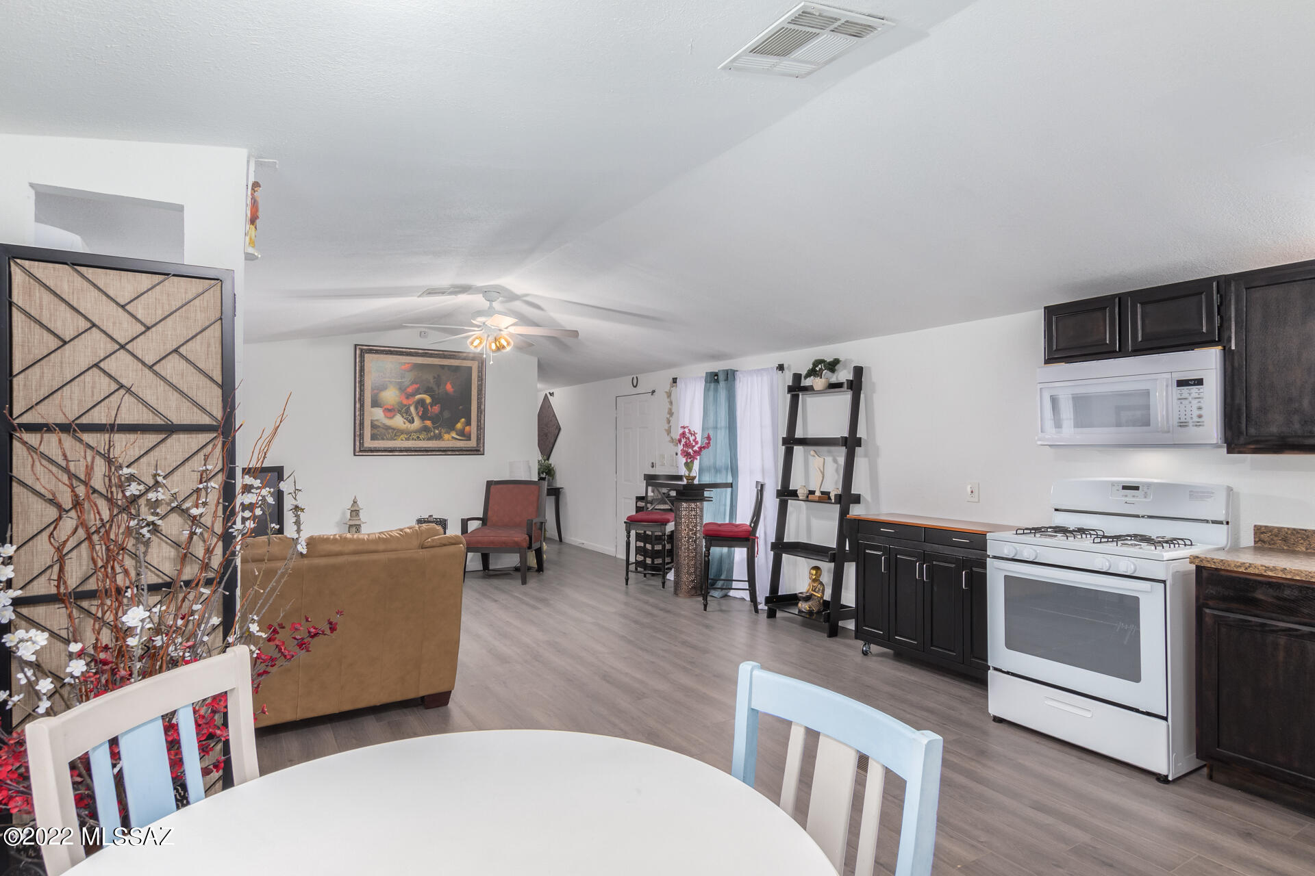 210 North Brahma Road Vail, AZ 85641 - Photo 6 of 29 Gallery Image 6