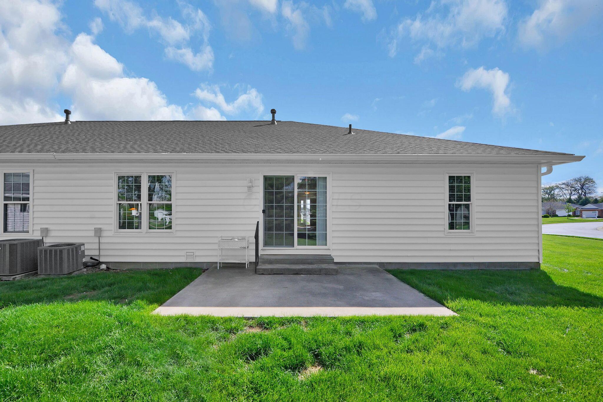 6218 Country Side Road Plain City, OH 43064 - Photo 16 of 28 Patio