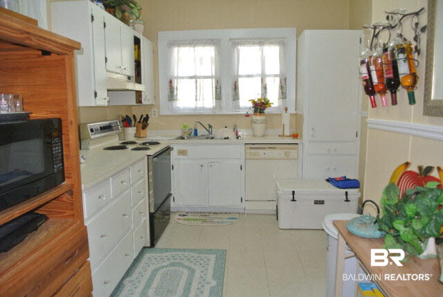 211 West Rose Avenue Foley, AL 36535 - Photo 17 of 20 Kitchen