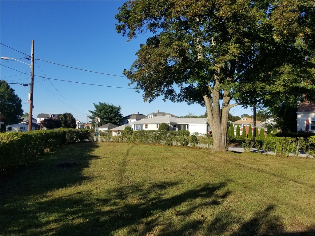 464 Cottage Street Woonsocket, RI 02895 - Photo 24 of 25