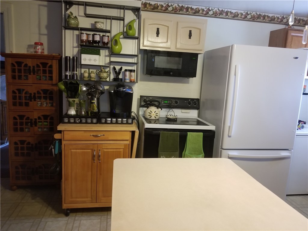 464 Cottage Street Woonsocket, RI 02895 - Photo 4 of 25