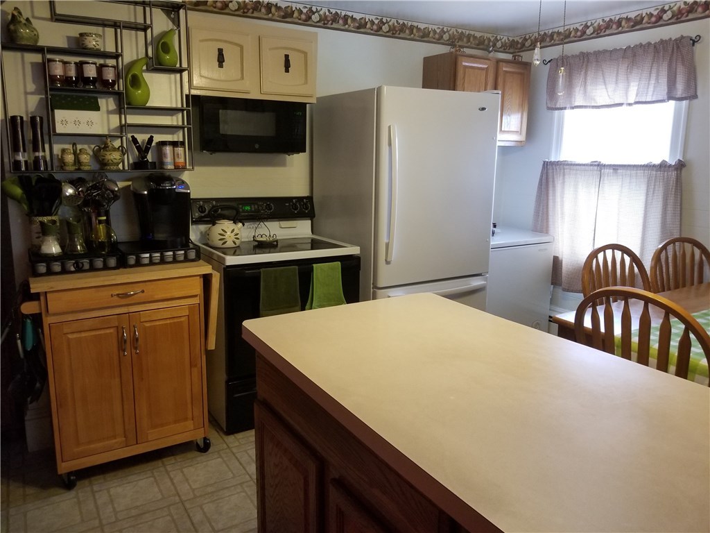 464 Cottage Street Woonsocket, RI 02895 - Photo 5 of 25
