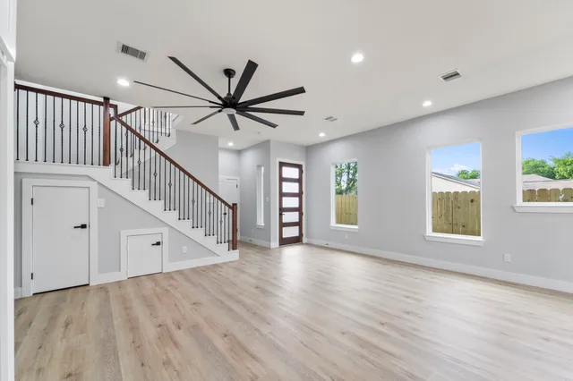 $2,500 | 6631 Foster Street, Houston, TX 77021