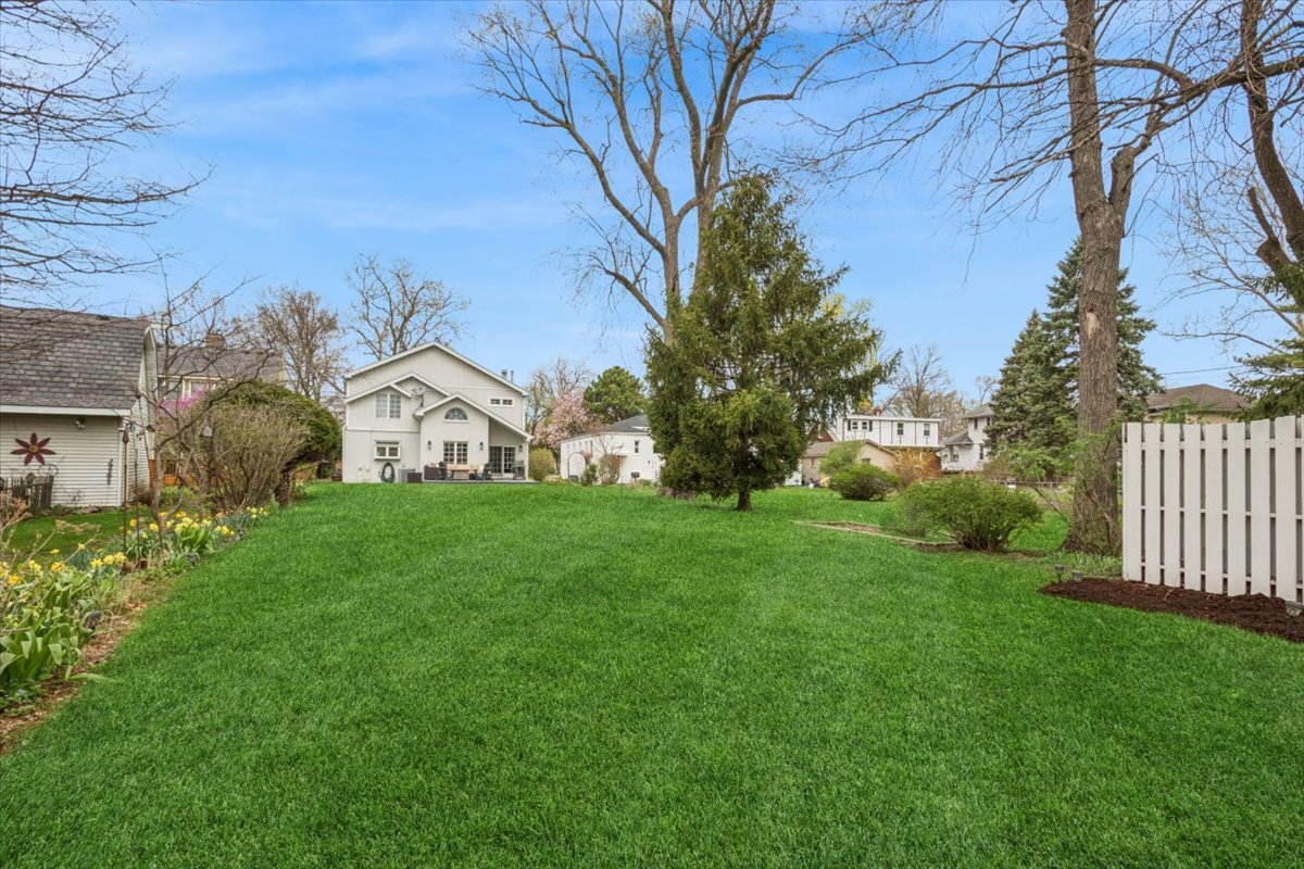 291 Lionel Road Riverside, IL 60546 - Photo 24 of 32 a view of a garden with pathway