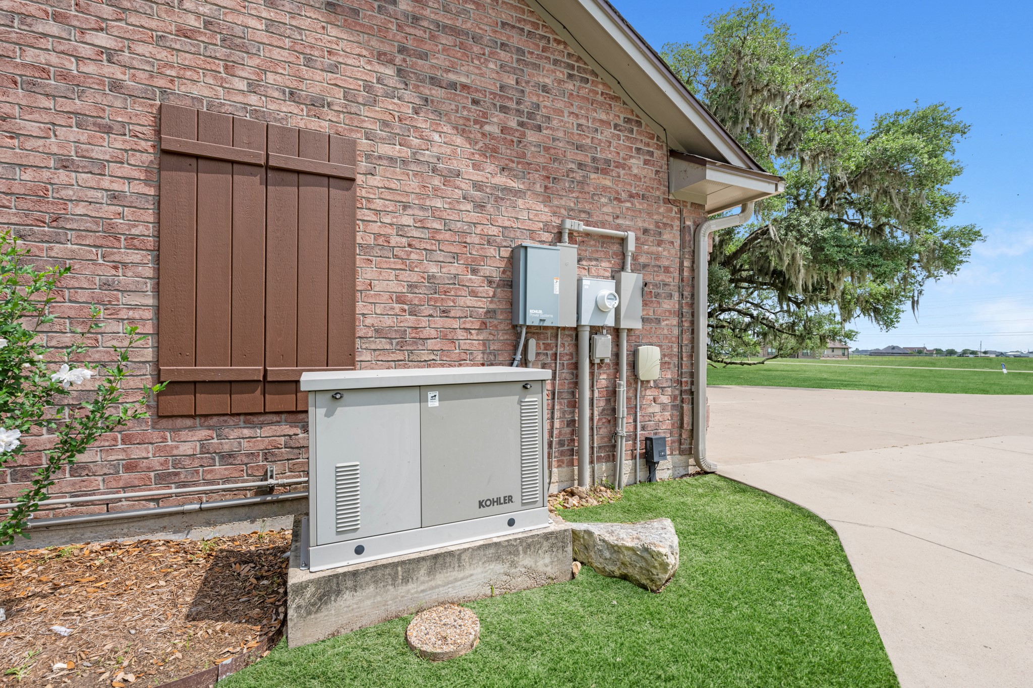 814 Sunset Trail Angleton, TX 77515 - Photo 30 of 35 Generac Generator