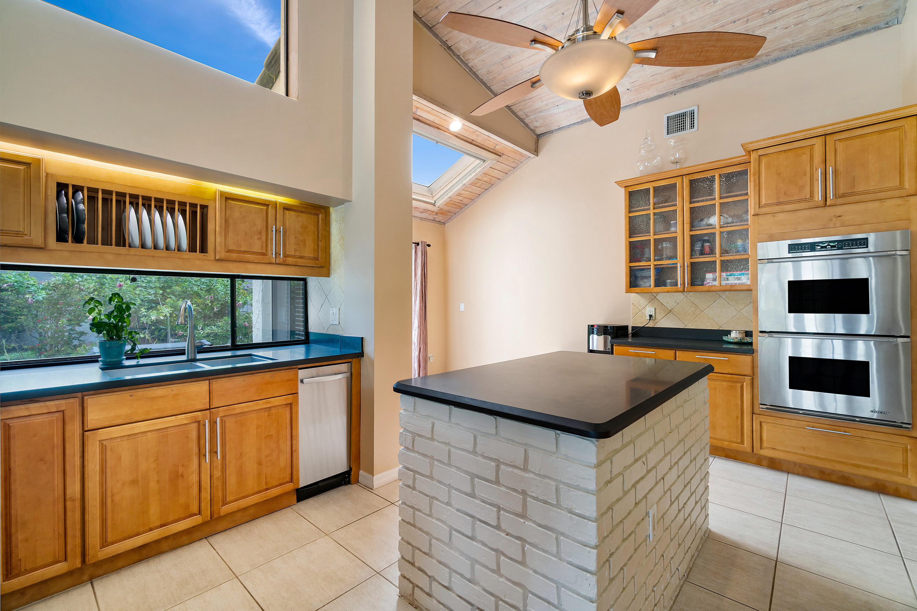 6900 Giralda Circle Boca Raton, FL 33433 - Photo 28 of 47 Kitchen