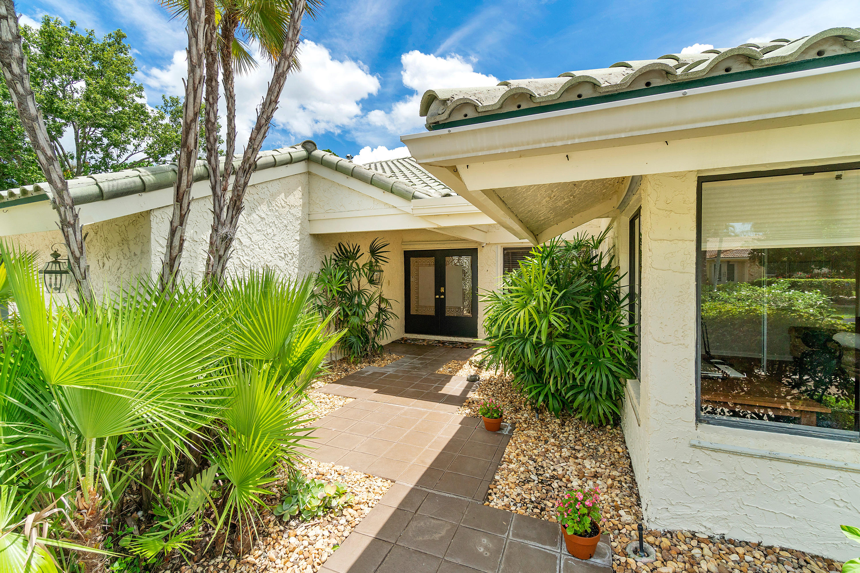 6900 Giralda Circle Boca Raton, FL 33433 - Photo 3 of 47 Exterior Front