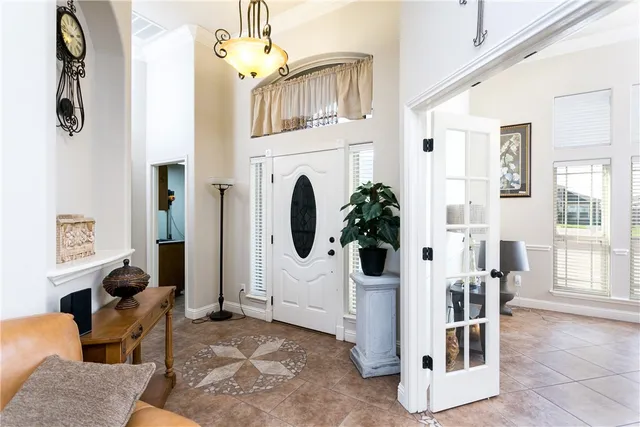 a view of livingroom with furniture and windows