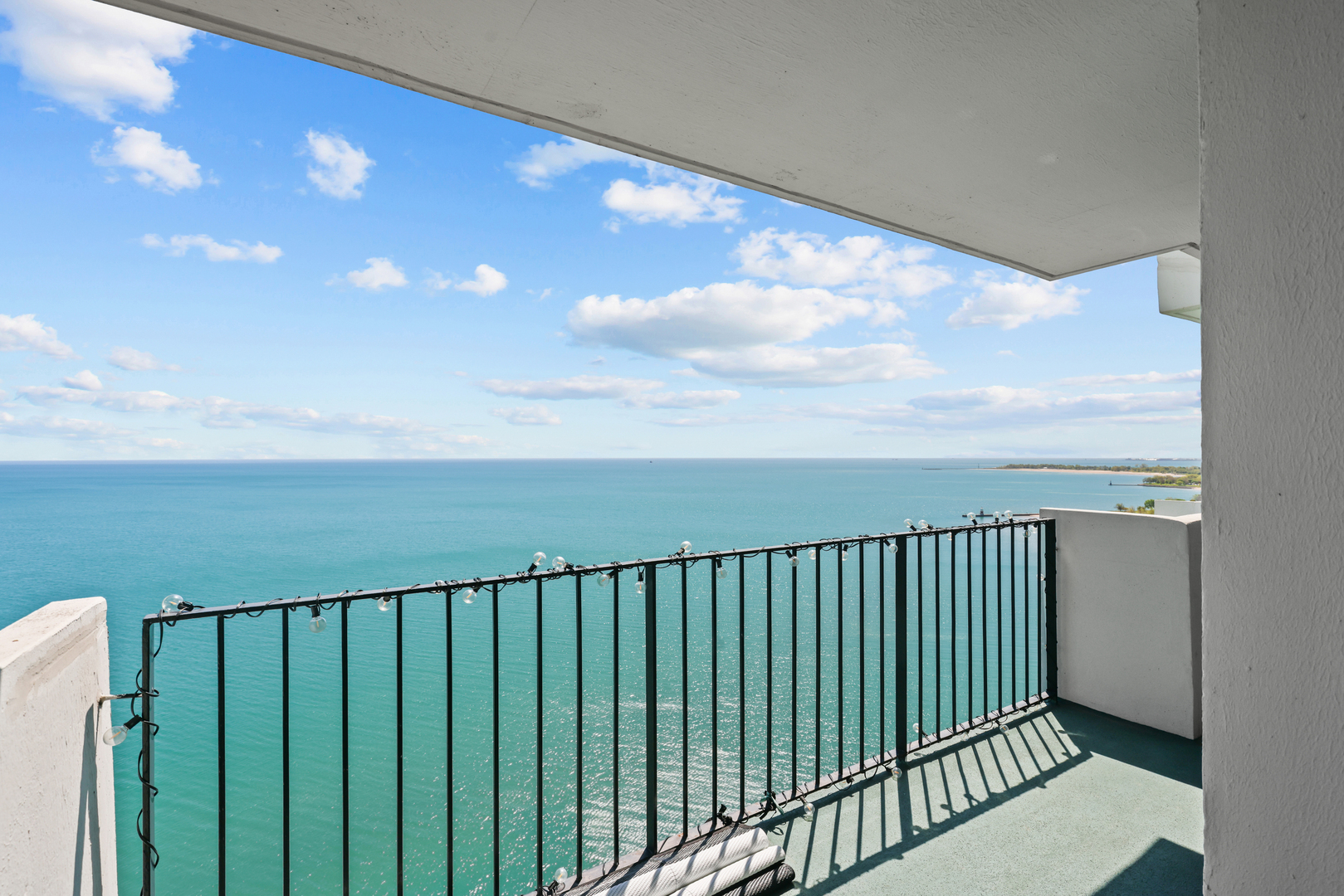 6033 North Sheridan Road, Unit 24B Chicago, IL 60660 - Photo 4 of 31
