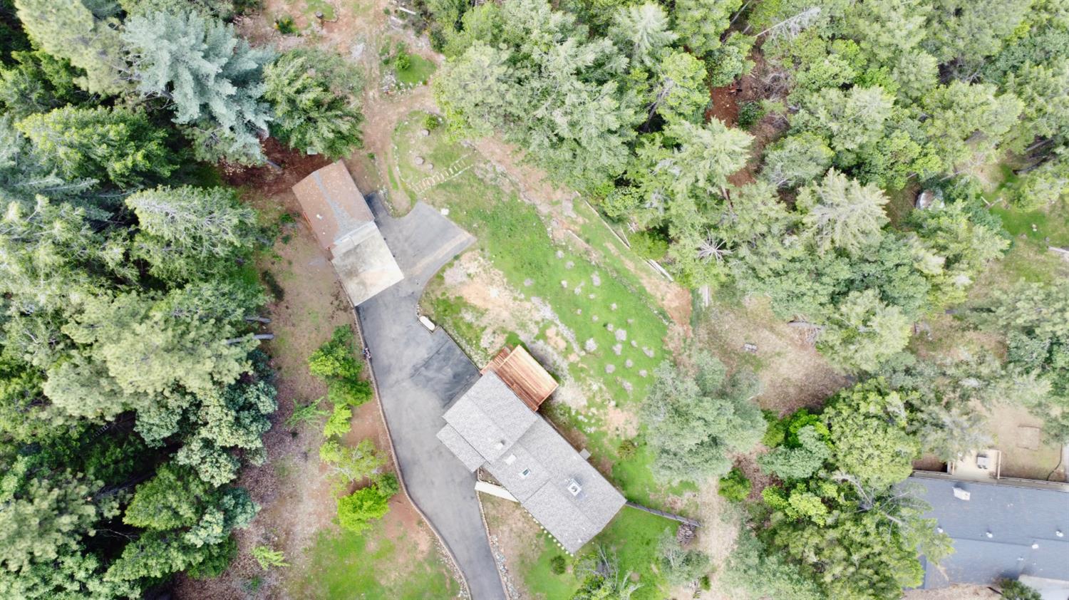 2506 Buffalo Hill Road Georgetown, CA 95634 - Photo 78 of 79 an aerial view of a house with a yard and trees