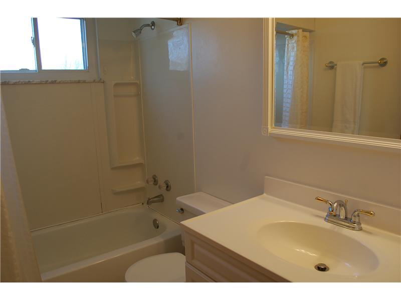 5228 Gambel Road Indianapolis, IN 46221 - Photo 14 of 15 Gallery Image 14
