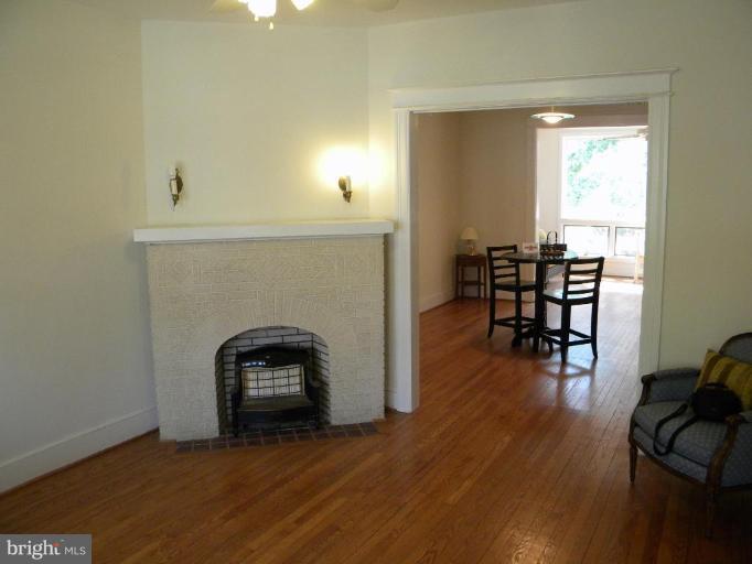 2210 Tunlaw Road Northwest Washington, DC 20007 - Photo 3 of 19 Living Room