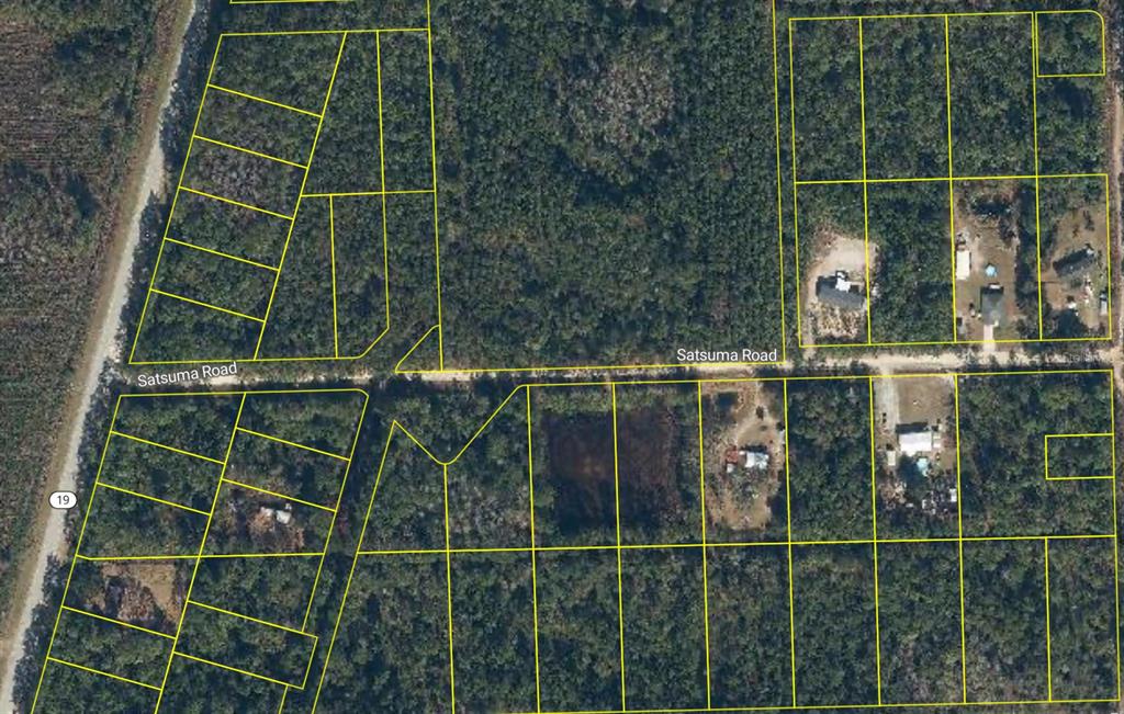 127 East Satsuma Road Palatka, FL 32177 - Photo 1 of 5 a view of a balcony