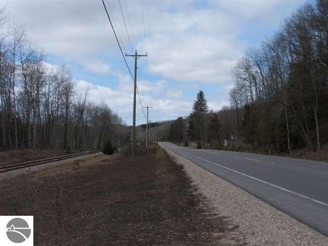 1669 West River Road Traverse City, MI 49696 - Photo 13 of 13 1702457-12.JPG