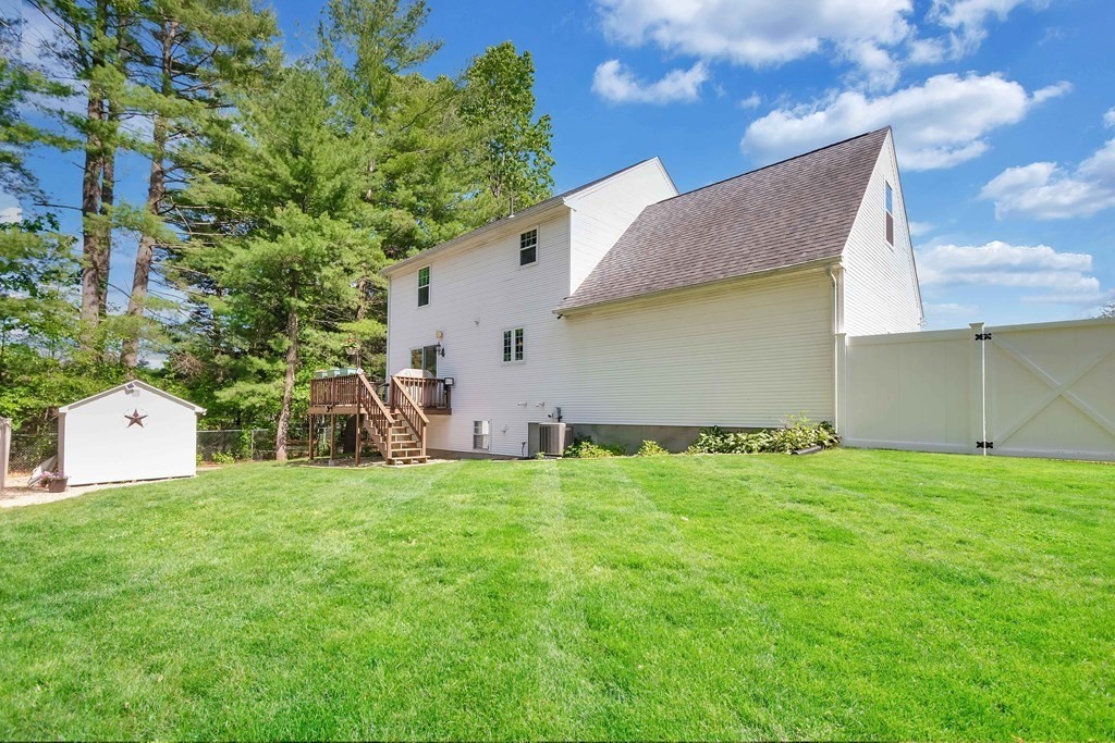 58 Emeline Court Springfield, MA 01128 - Photo 6 of 38