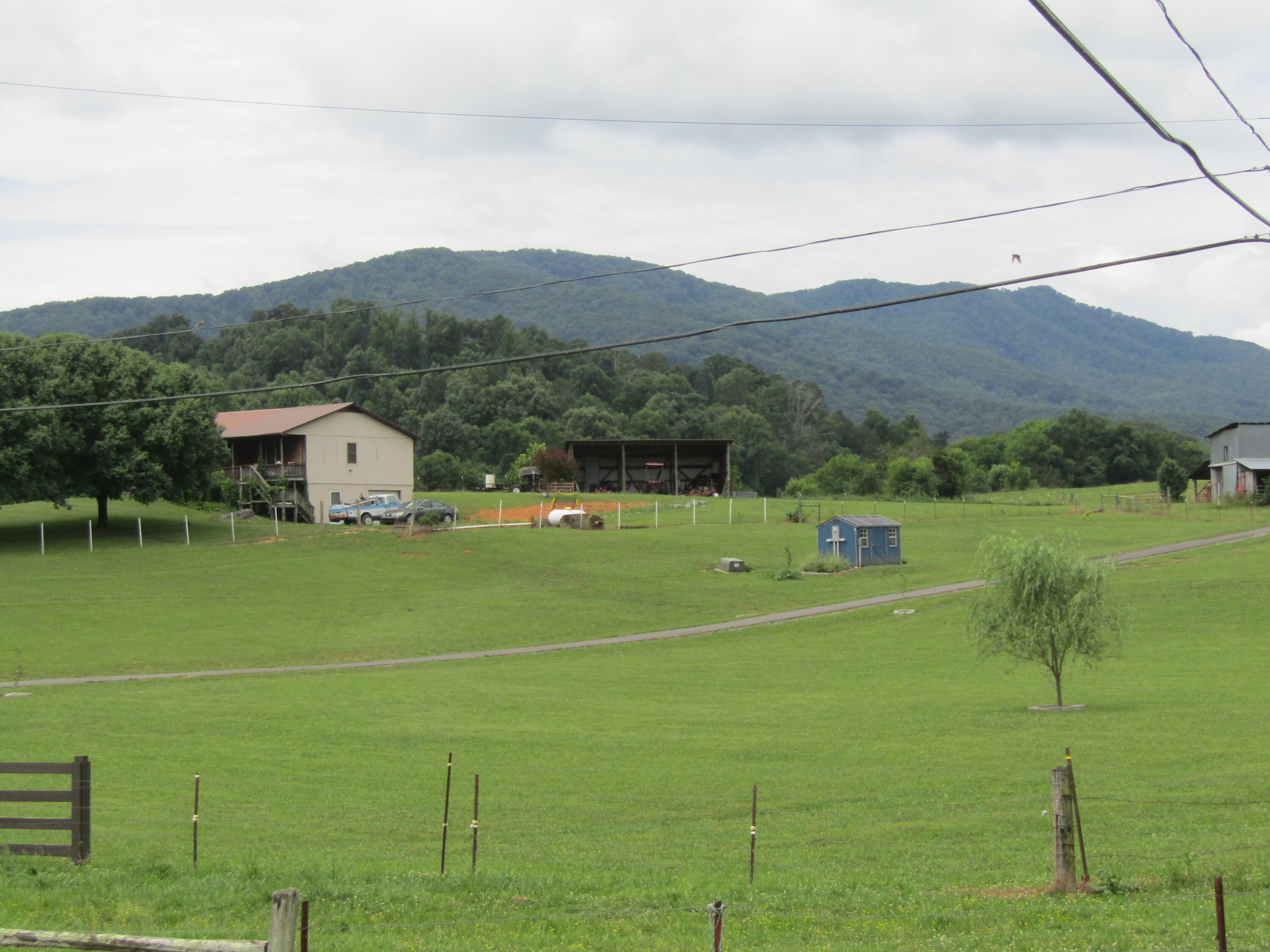 370 Houston Valley Road Greeneville, TN 37743 - Photo 8 of 28 2022-06-09 11.46.24