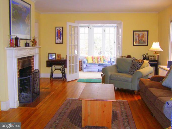 3553 Newland Road Baltimore, MD 21218 - Photo 12 of 30 Living Room #2