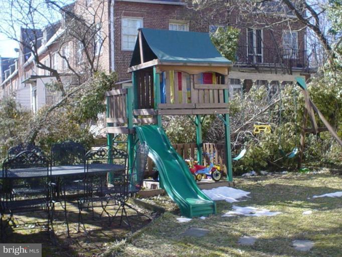 3553 Newland Road Baltimore, MD 21218 - Photo 27 of 30 Tree house and playground toys stay for new buyers