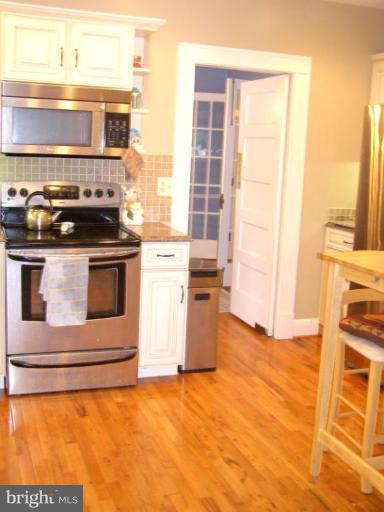 3553 Newland Road Baltimore, MD 21218 - Photo 6 of 30 Complete redone kitchen!