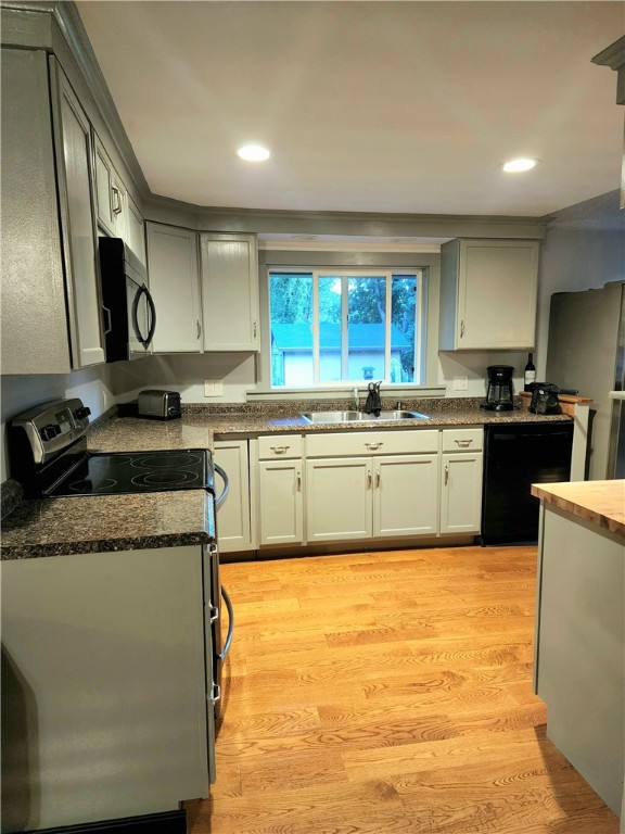 170 Elmdale Road Scituate, RI 02857 - Photo 24 of 38