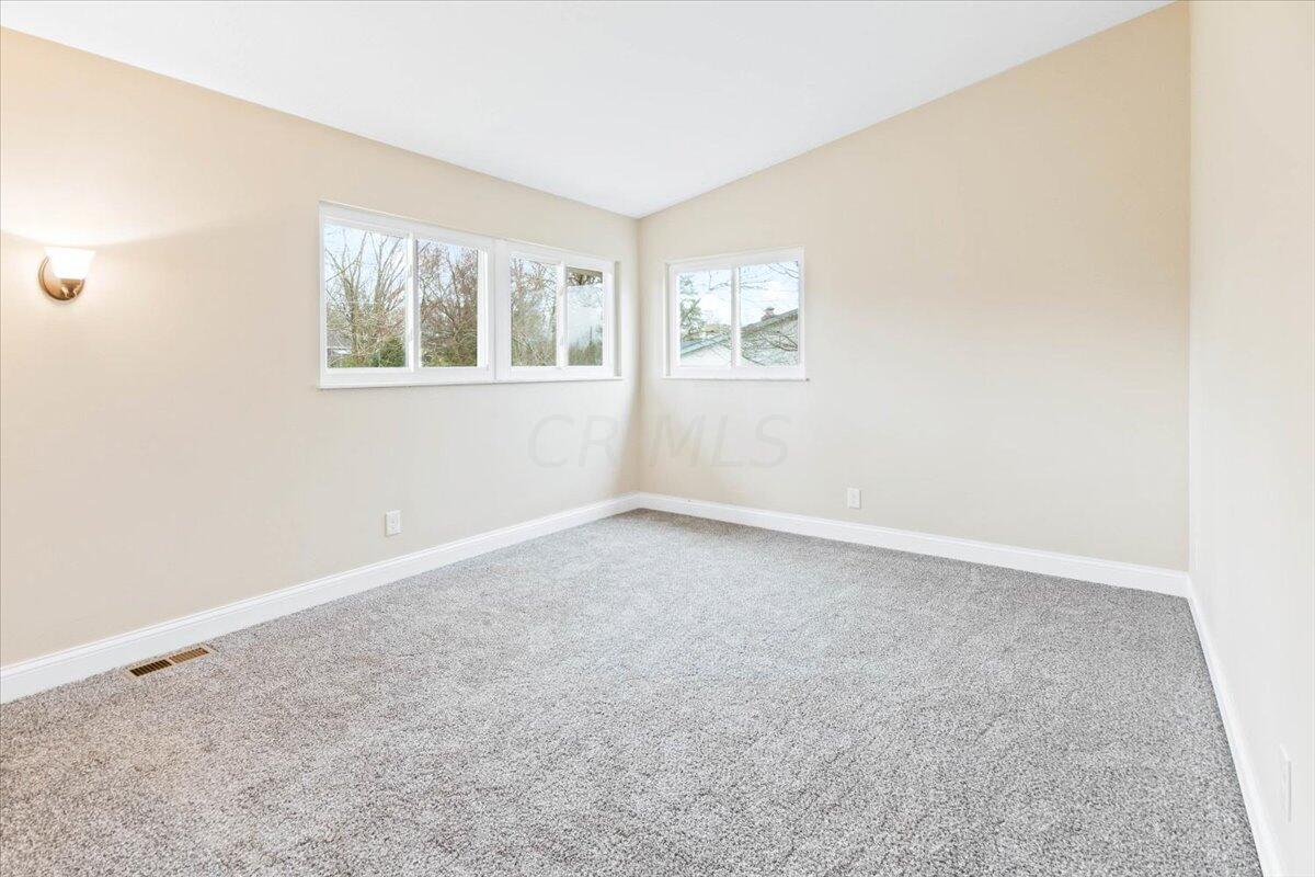 970 Plum Ridge Columbus, OH 43213 - Photo 27 of 43 27-Bedroom 2