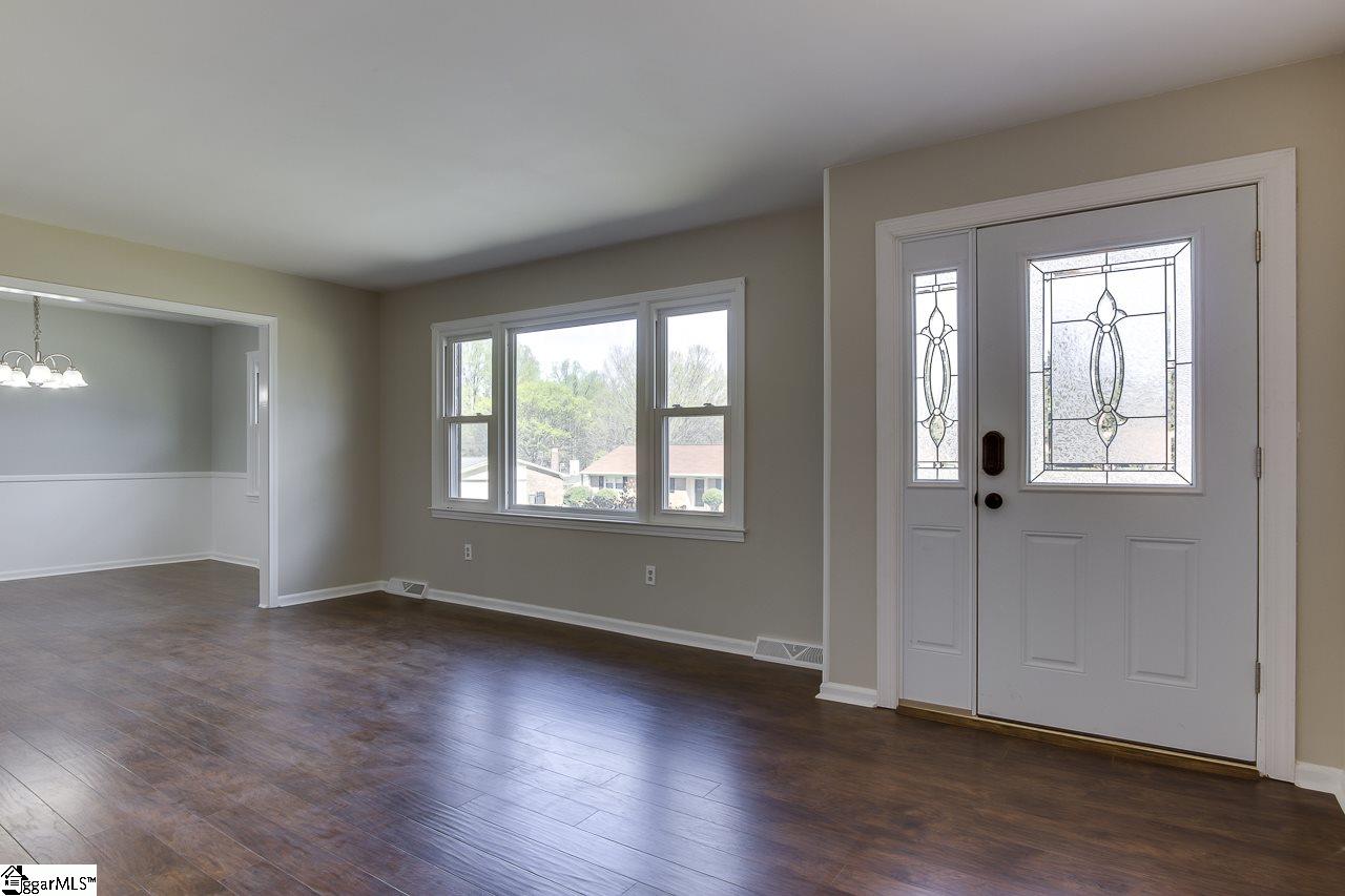 203 Newtonmore Road Greenville, SC 29615 - Photo 4 of 27 Gallery Image 4
