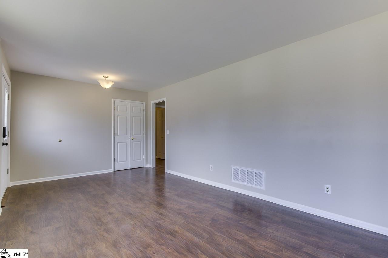 203 Newtonmore Road Greenville, SC 29615 - Photo 7 of 27 Gallery Image 7