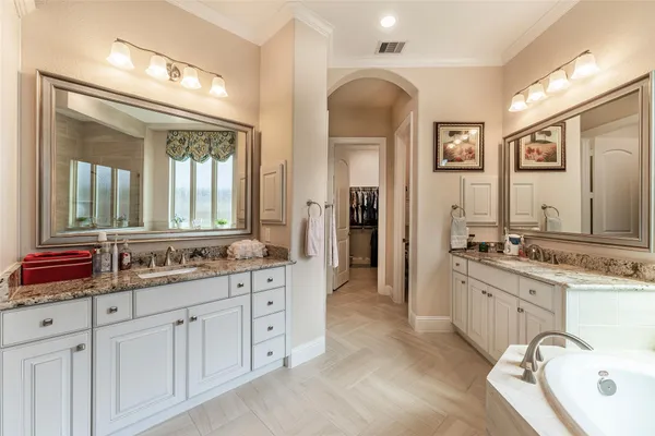 $815,000 | 1006 Blossom Field Lane, Pinehurst, TX 77362