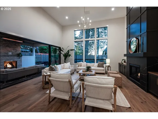 $2,999,900 | 2560 Southwest Glen Eagles Place, Lake Oswego, OR 97034