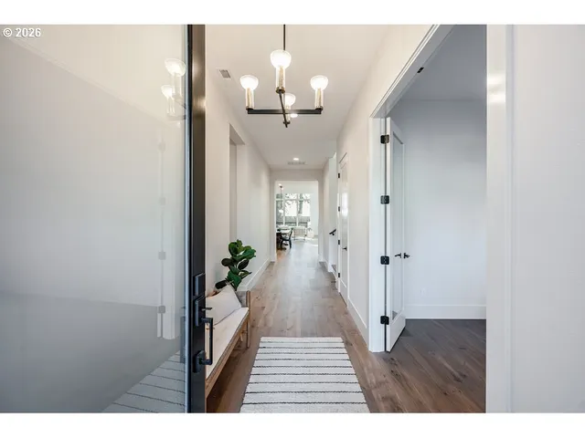 $2,999,900 | 2560 Southwest Glen Eagles Place, Lake Oswego, OR 97034