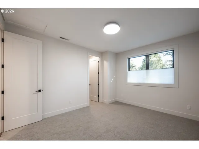 $2,999,900 | 2560 Southwest Glen Eagles Place, Lake Oswego, OR 97034