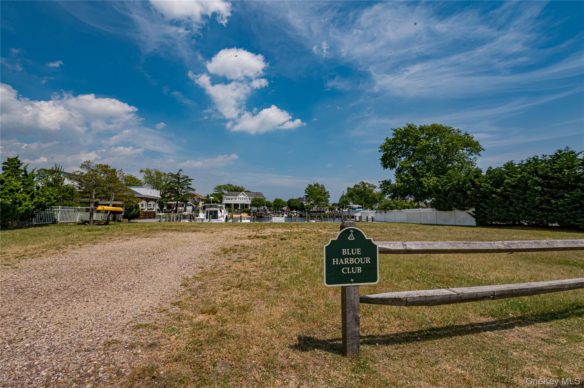 253 Melbury Road Babylon, NY 11702 - Photo 41 of 44
