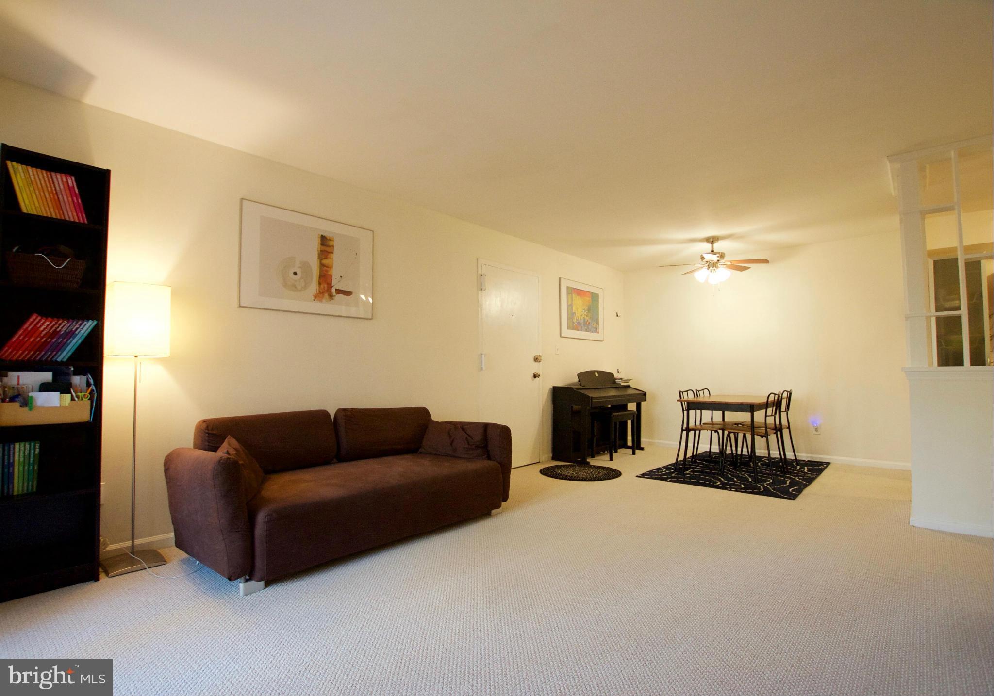5907 Noblestown Road, Unit 65 Springfield, VA 22152 - Photo 2 of 22 Living Room