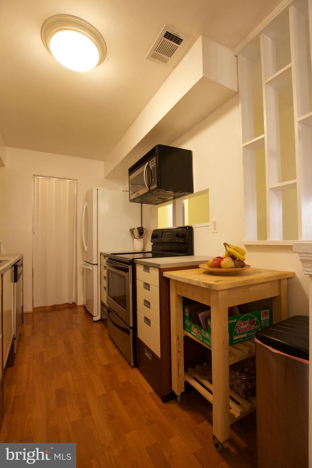 5907 Noblestown Road, Unit 65 Springfield, VA 22152 - Photo 6 of 22 Kitchen
