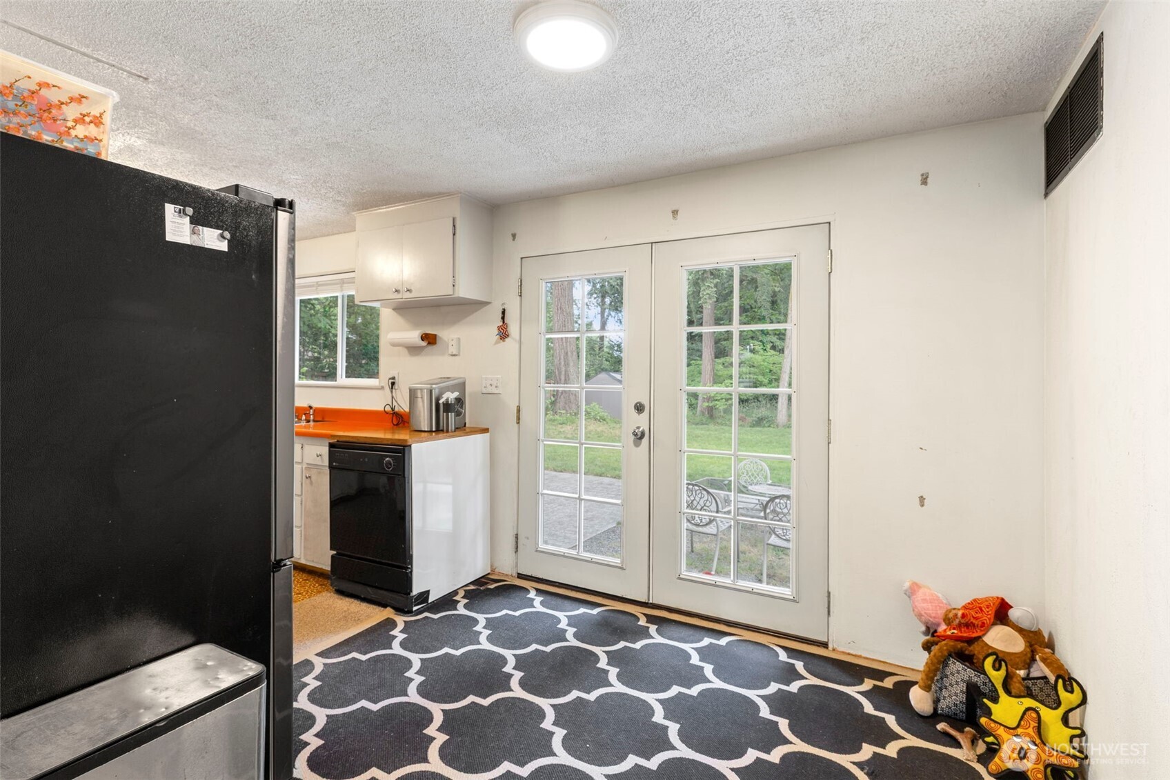 18816 89th Avenue Northeast Bothell, WA 98011 - Photo 11 of 28