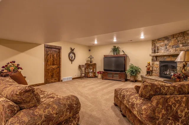 $1,950,000 | 3000 Garden Creek Road, Casper, WY 82601