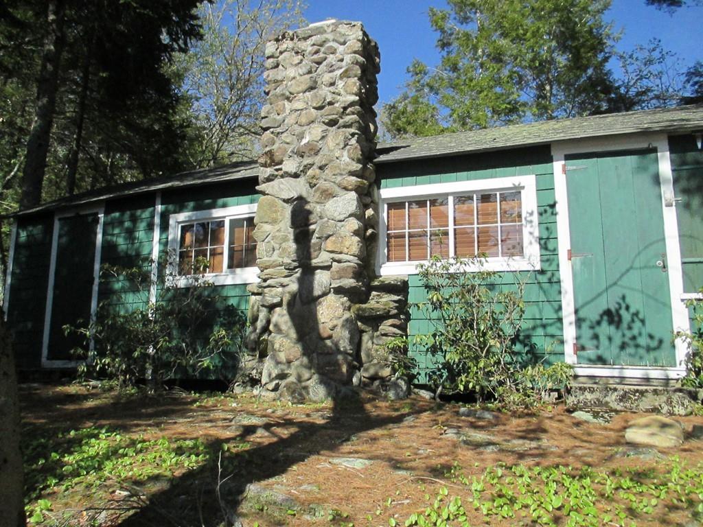 15 Old Barre Road Phillipston, MA 01331 - Photo 3 of 21 front view of a house with a yard