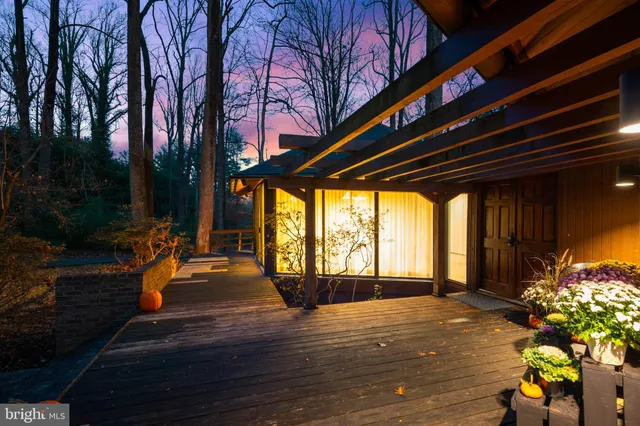 a view of outdoor space