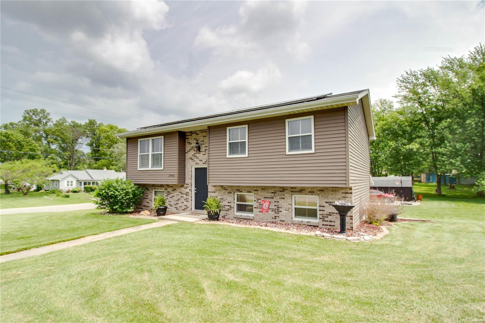2903 3rd Street Alton, IL 62002 - Photo 3 of 33