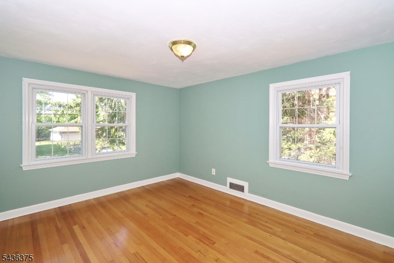 785 Lamberts Mill Road Westfield, NJ 07090 - Photo 25 of 37
