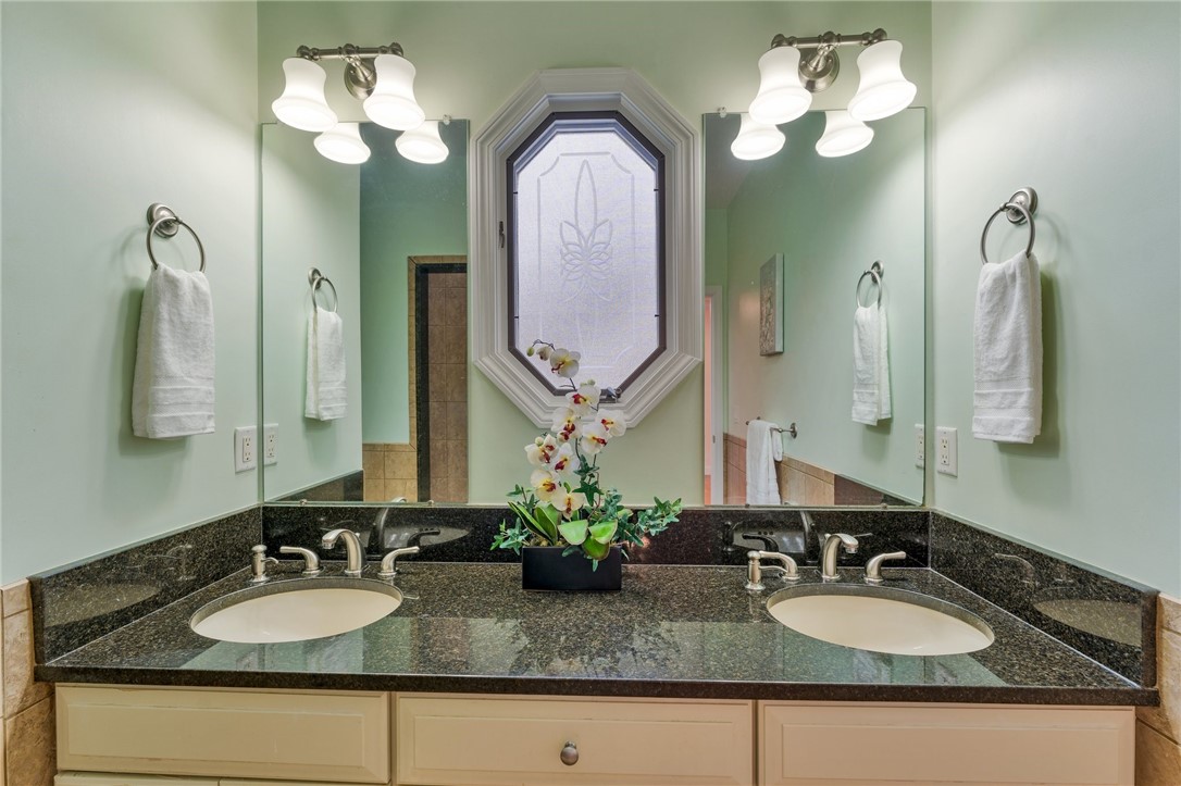 6 Leighas Lane Coventry, RI 02816 - Photo 27 of 49
